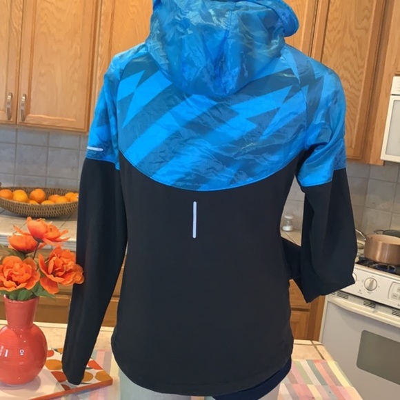 NIKE Dri-Fit Jacket - Picture 1 of 13
